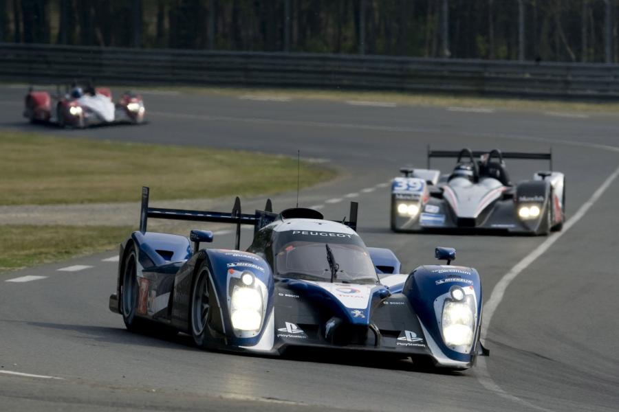  Peugeot 908 HYbrid4 Prepares For Le Mans 2011 года  (фото 3 из 4)